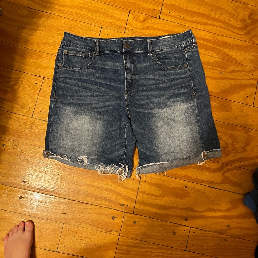 American eagle slouchy Bermuda shorts